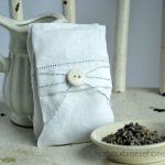 用精油制成的薰衣草花蕾香包